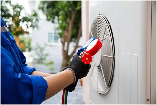 Heat pump repair technician on the North Shore MA